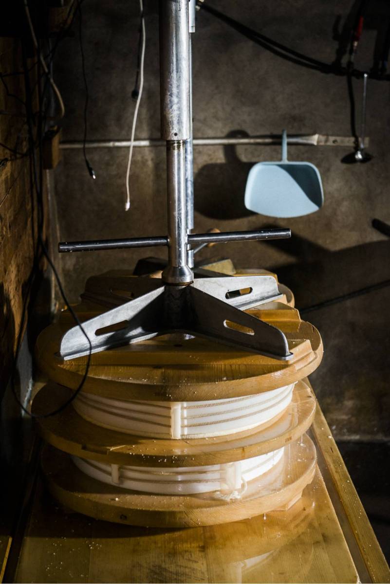 Fromages_sous_presse