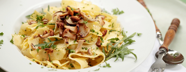 tagliatelles-aux-morilles-et-champignons-de-paris-entete
