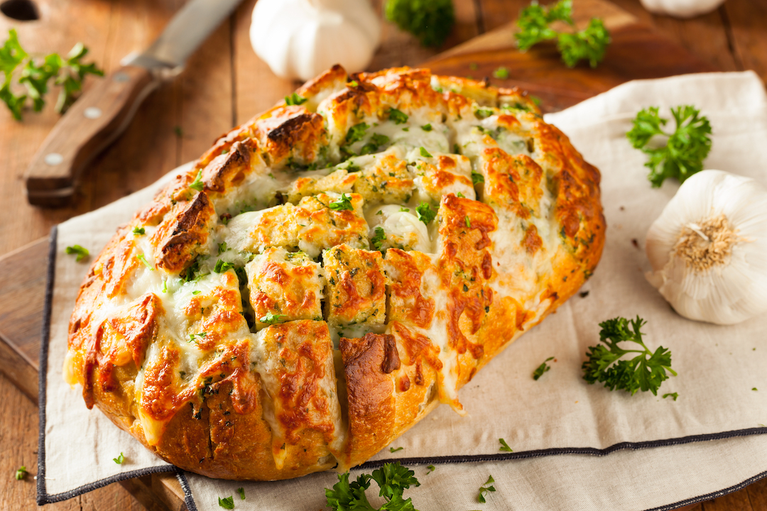 Homemade,Cheesy,Pull,Apart,Bread,With,Garlic,And,Parsley