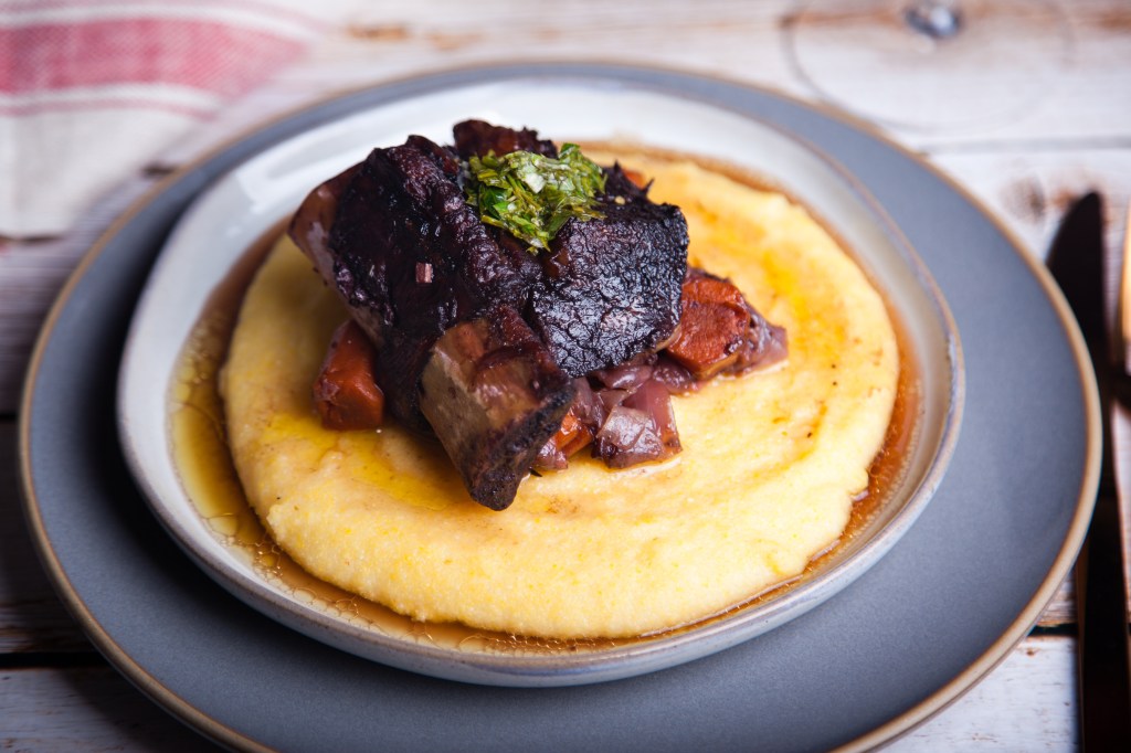 Braised,Short,Ribs,In,Red,Wine,With,Polenta
